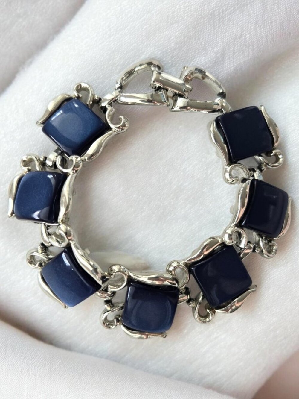 Vintage Bracelet Blue Stones with Silver-Tone Links